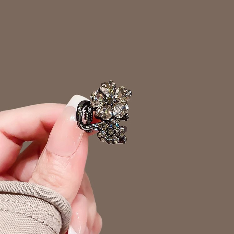 Prachtige strass bloem kleine  - Hi Tech Accessories recensie en prijs